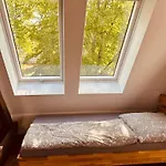 Moderne Im Grünen In Wrn *