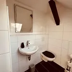 Moderne Im Grünen In Wrn