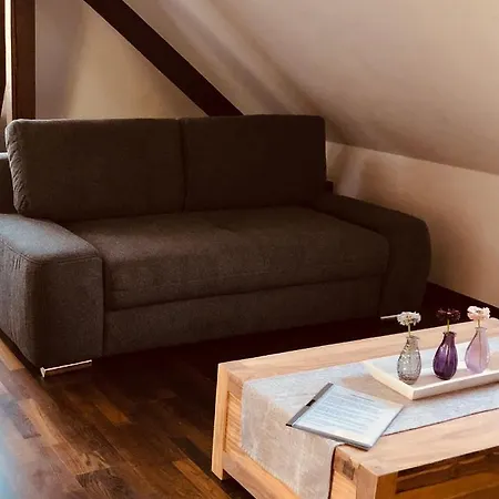 Moderne Im Gruenen In Wrn Apartment