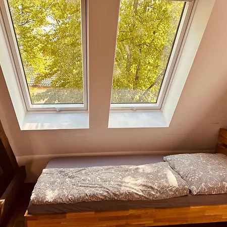 Moderne Im Gruenen In Wrn *