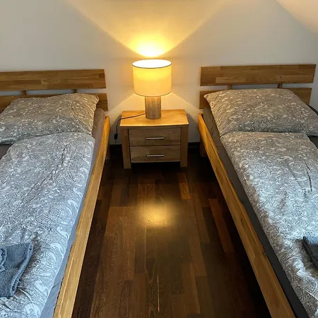 Moderne Im Gruenen In Wrn Apartment