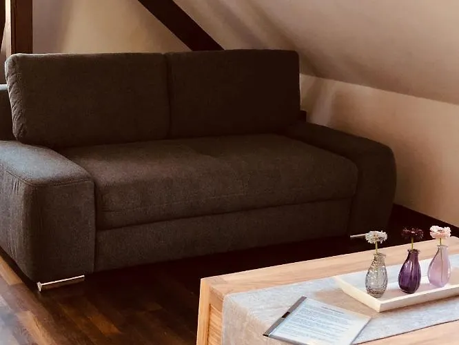 Moderne Im Gruenen In Wrn アパート