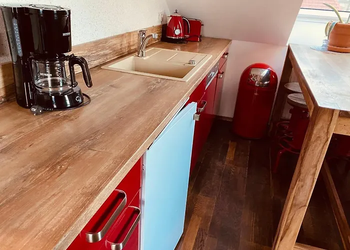 Moderne Im Gruenen In Wrn *