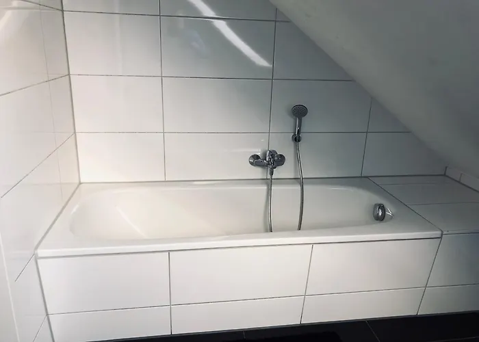 Moderne Im Gruenen In Wrn アパート *