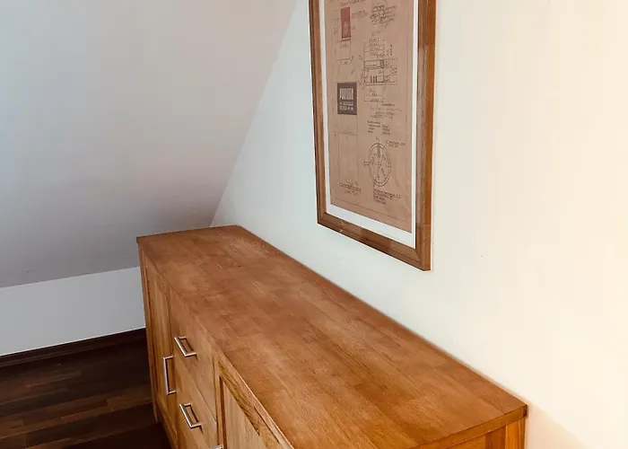 Moderne Im Gruenen In Wrn