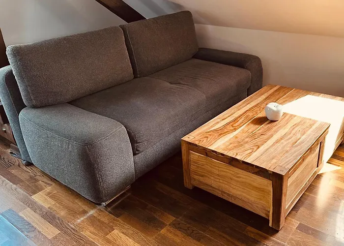 Moderne Im Gruenen In Wrn