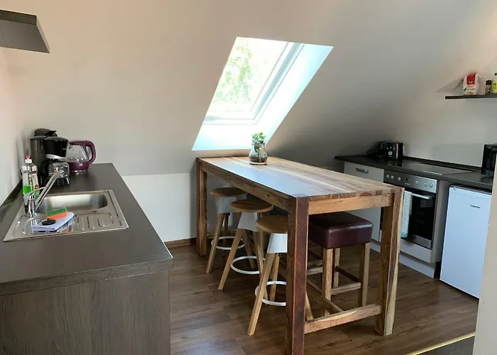 Moderne Im Gruenen In Wrn